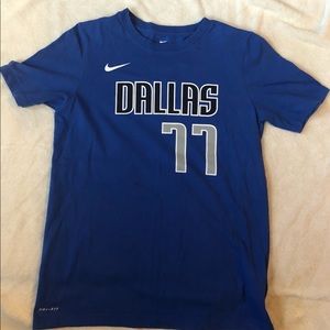 Dallas Mavericks Doncic Tee Youth M